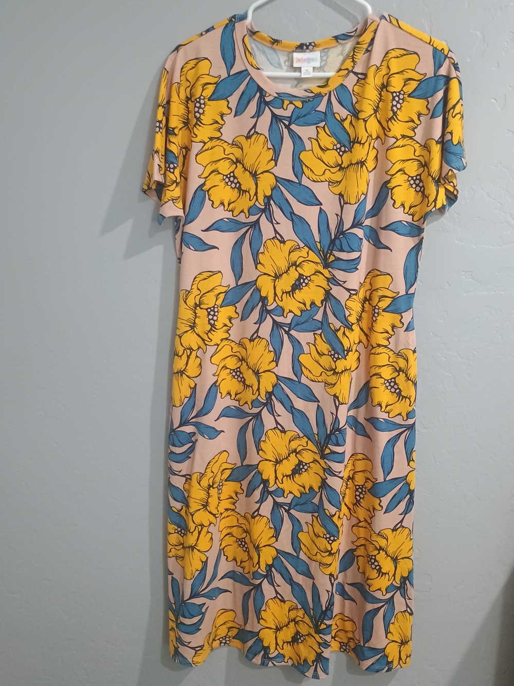 Floral Short-Sleeve Midi Dress in Yellow and Peach